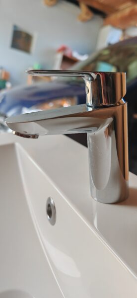 NOV Lavabo i slavina, uvoz Austrija.