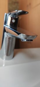 NOV Lavabo i slavina, uvoz Austrija.