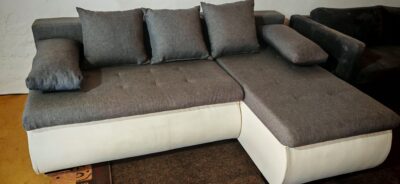 Manja ugaona garnitura razvlači se