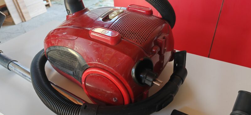 Usisivač Philips 2000w